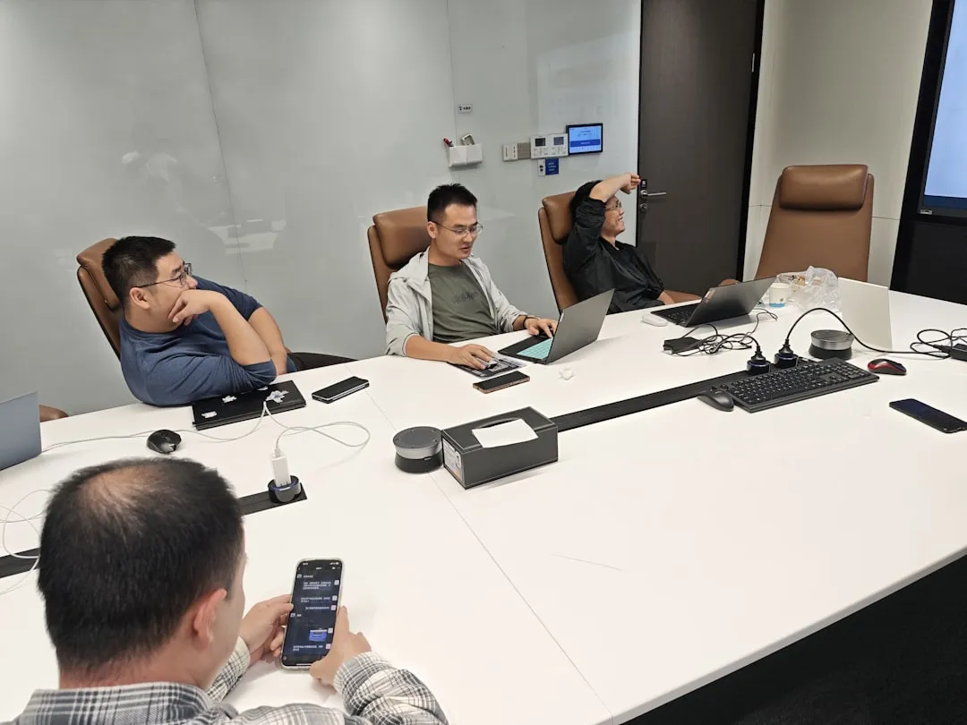 郝先生供应链管理服务对比：电商仓配与自建仓储的效益分析