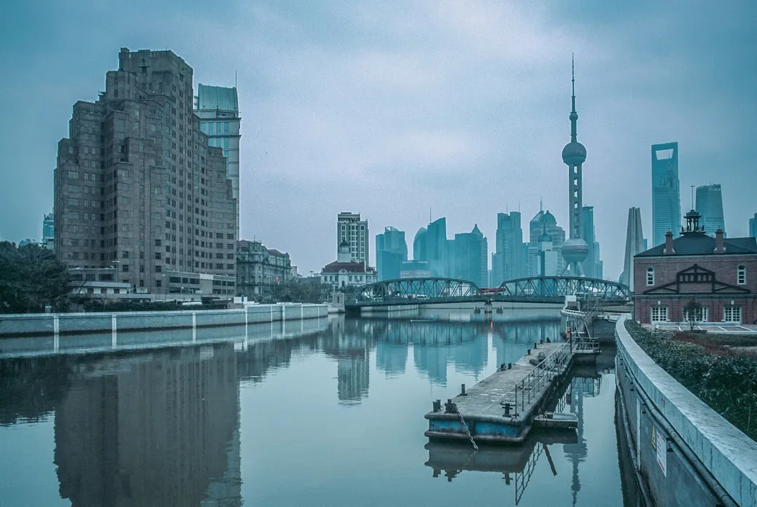 供应链管理技术演进：智能仓储系统如何提升电商订单履约效率